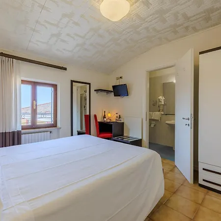 Hotel Alla Torre Garda  Exterior photo