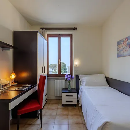 Hotel Alla Torre Garda  Exterior photo