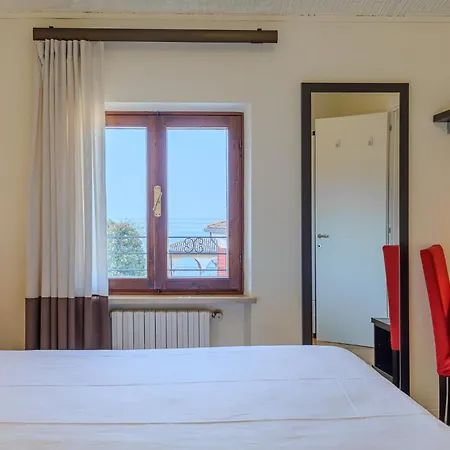 Hotel Alla Torre Garda  Exterior photo