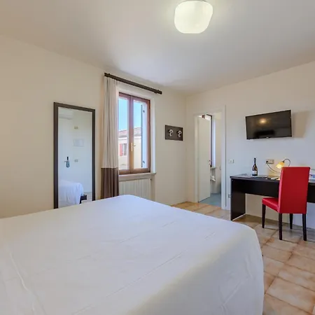 Hotel Alla Torre Garda  Exterior photo